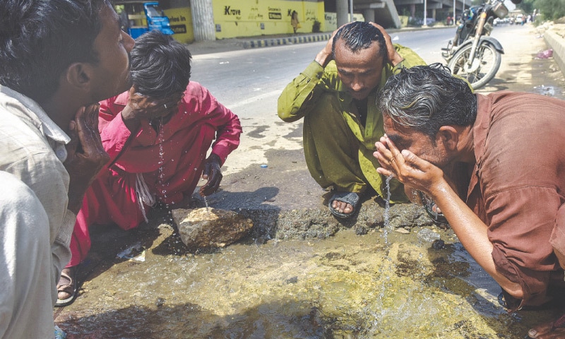 তীব্র তাপদাহে পাকিস্তানে ছয়দিনে ৫ শতাধিক মানুষের মৃত্যু
