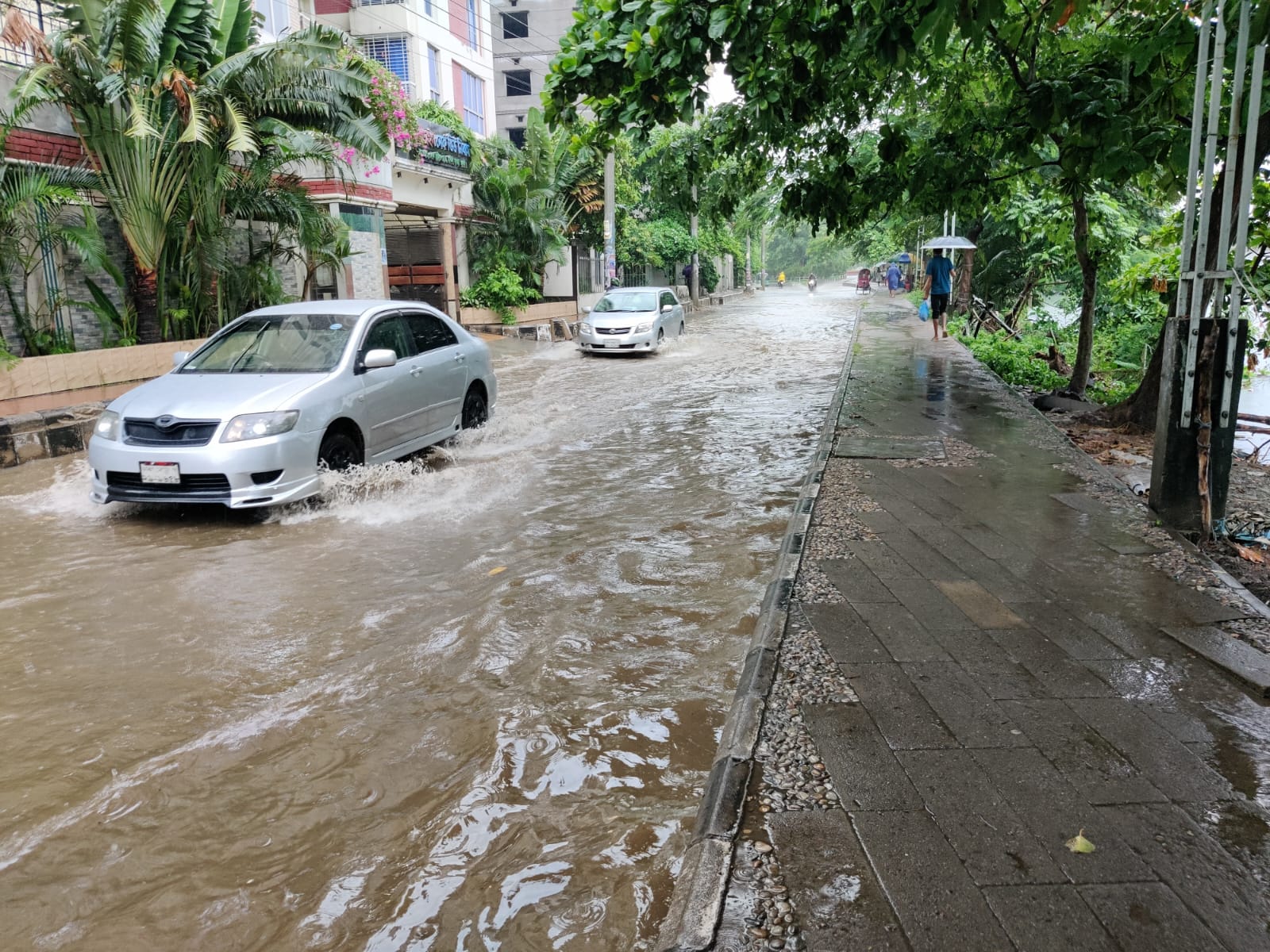 তীব্র গরমের পর রাজধানীসহ সারাদেশে স্বস্তির বৃষ্টি