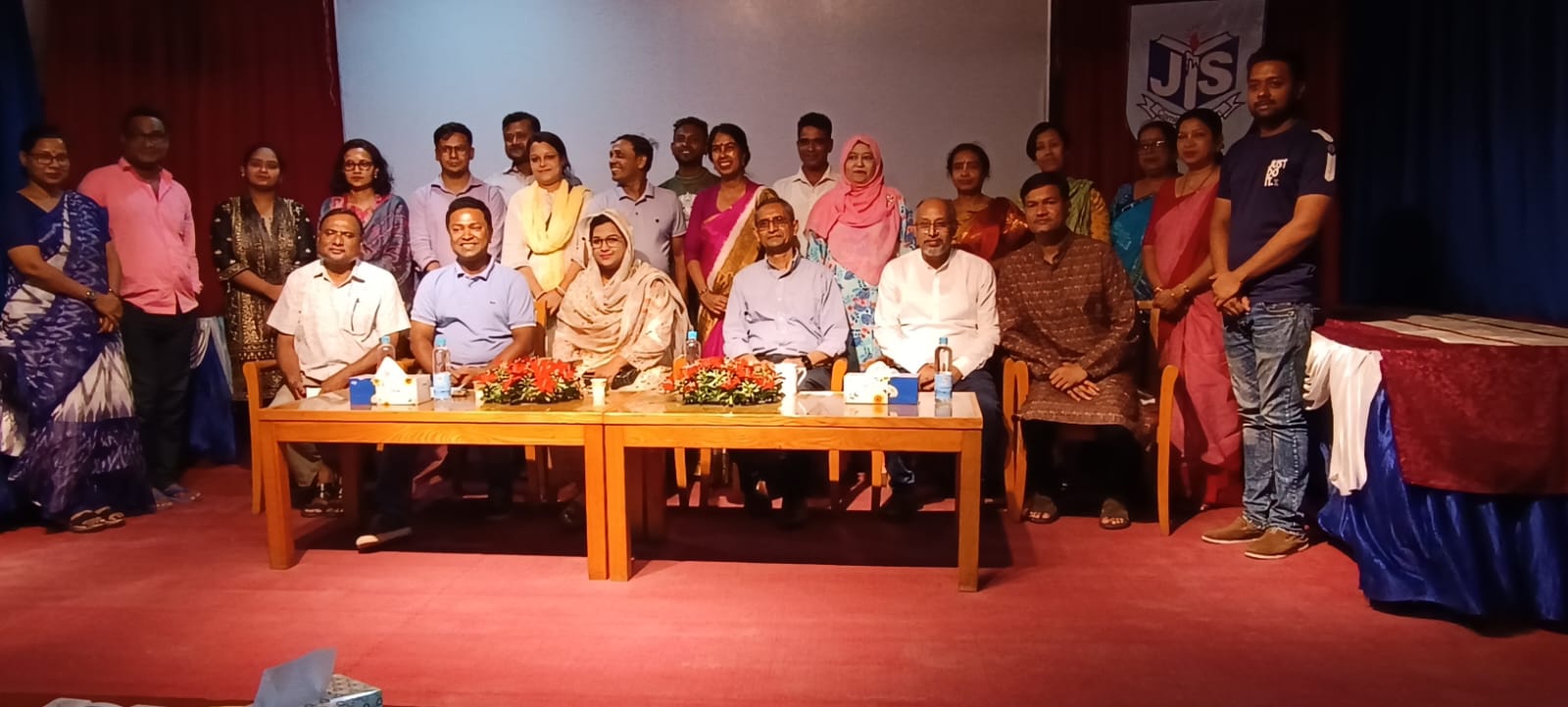 প্রকৃতি ও জীবন ক্লাব বরিশালের সভাপতি মফিজুর-সম্পাদক এলবার্ট