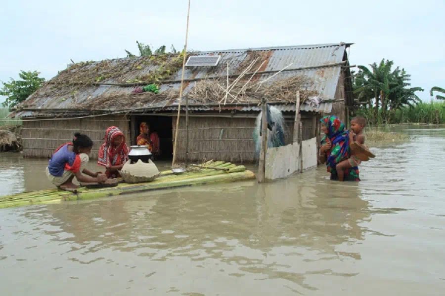 বন্যা পরিস্থিতির অবনতি, ৯০ হাজার মানুষ পানিবন্দি