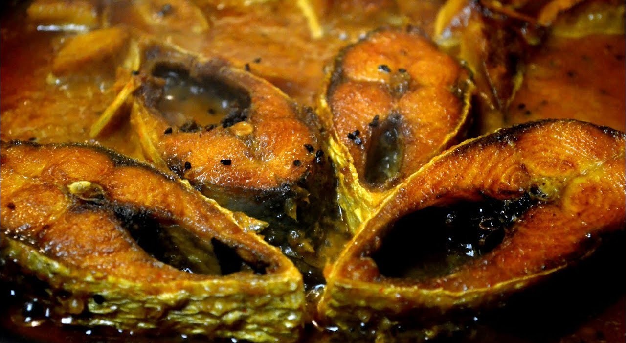 দুর্গাপূজায় ইলিশ ভোজন নিয়ে সনাতনী ধর্ম কি বলে? prokritibarta