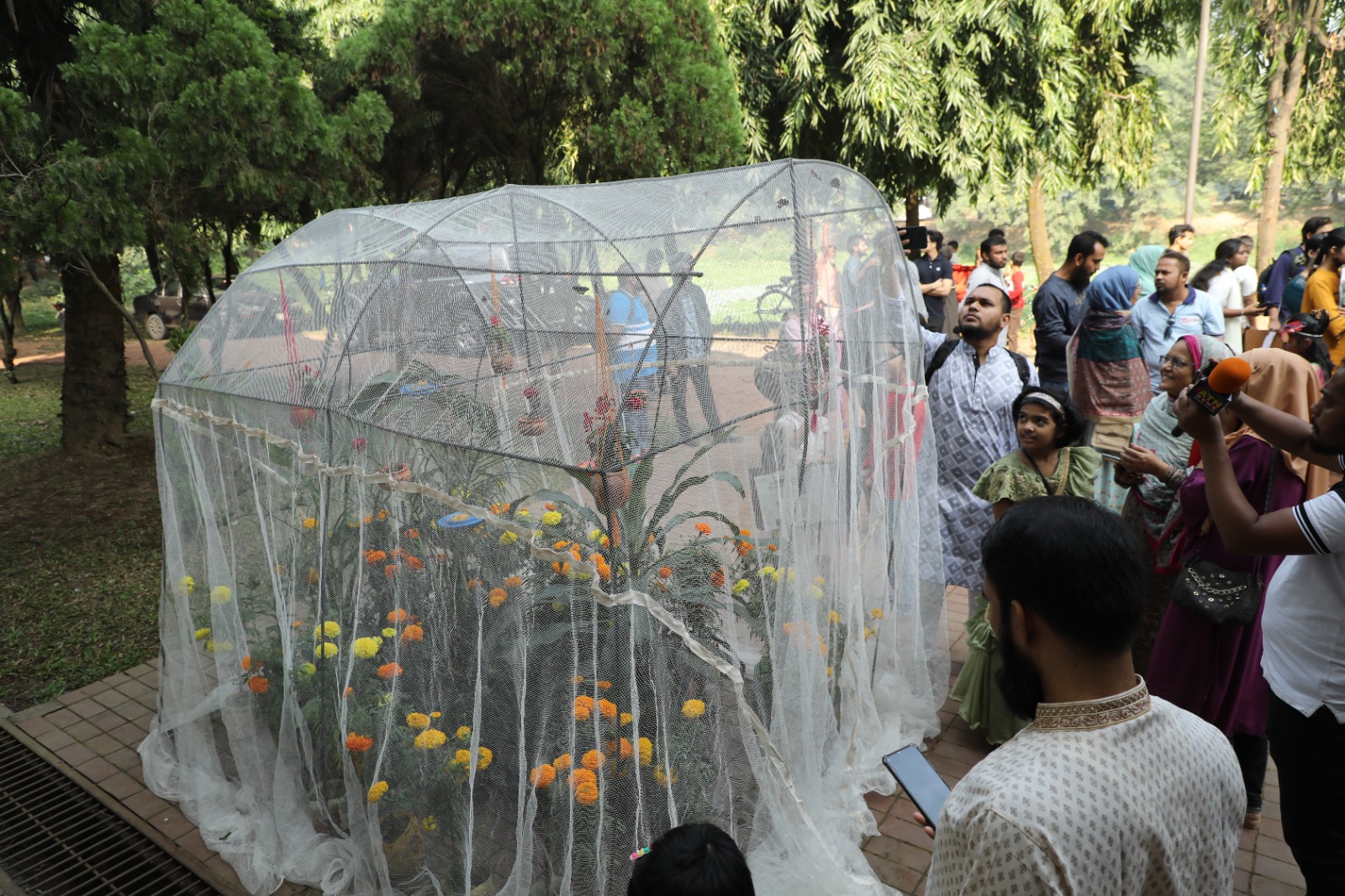 জাহাঙ্গীরনগরে জীবন্ত রঙের আসর বসছে আগামীকাল prokritibarta