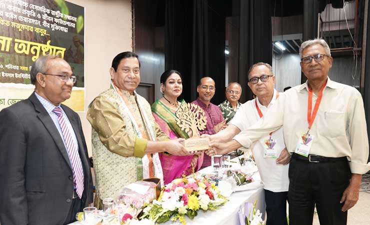 প্রকৃতি ও জীবন ক্লাব ঢাকা'র আয়োজনে মুকিত মজুমদার বাবুকে সংবর্ধনা prokritibarta